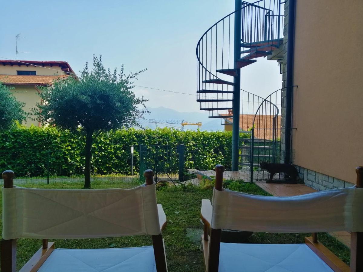 Iseolakerental - Appartamento Chiara Riva di Solto Buitenkant foto