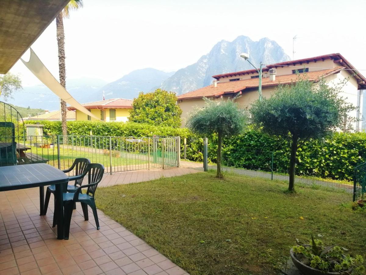 Iseolakerental - Appartamento Chiara Riva di Solto Buitenkant foto